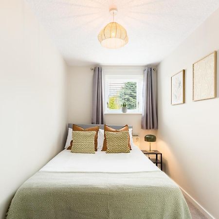 Modern 2-Bedroom Apartments With Free Parking In Royal Leamington Spa Exterior foto