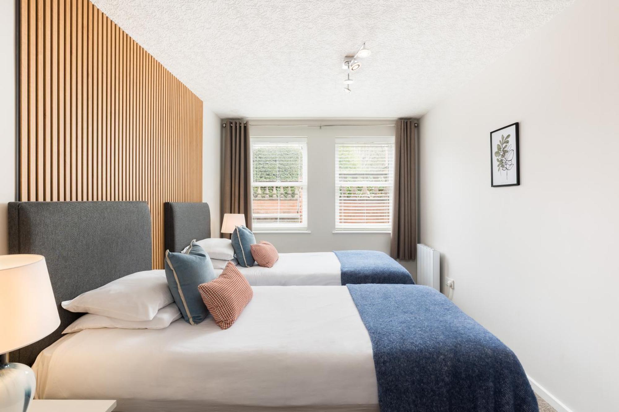 Modern 2-Bedroom Apartments With Free Parking In Royal Leamington Spa Exterior foto