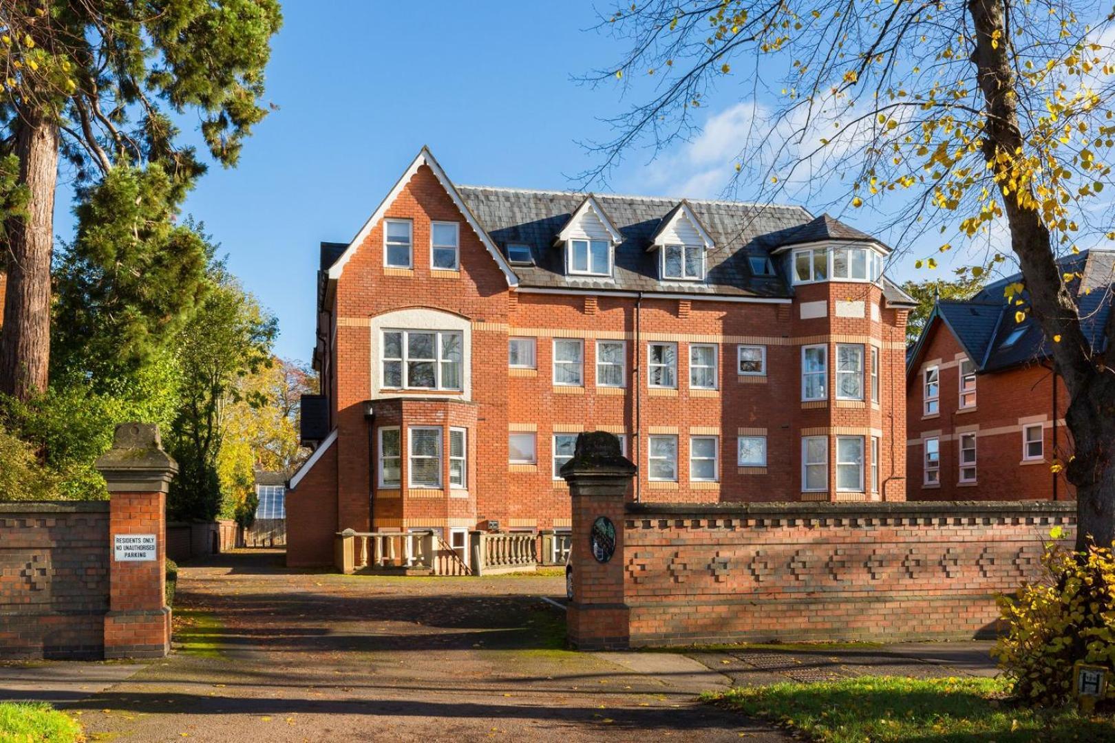 Modern 2-Bedroom Apartments With Free Parking In Royal Leamington Spa Exterior foto