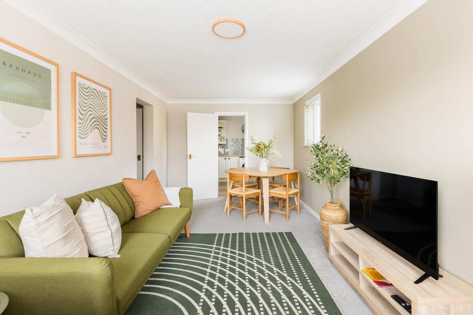Modern 2-Bedroom Apartments With Free Parking In Royal Leamington Spa Exterior foto