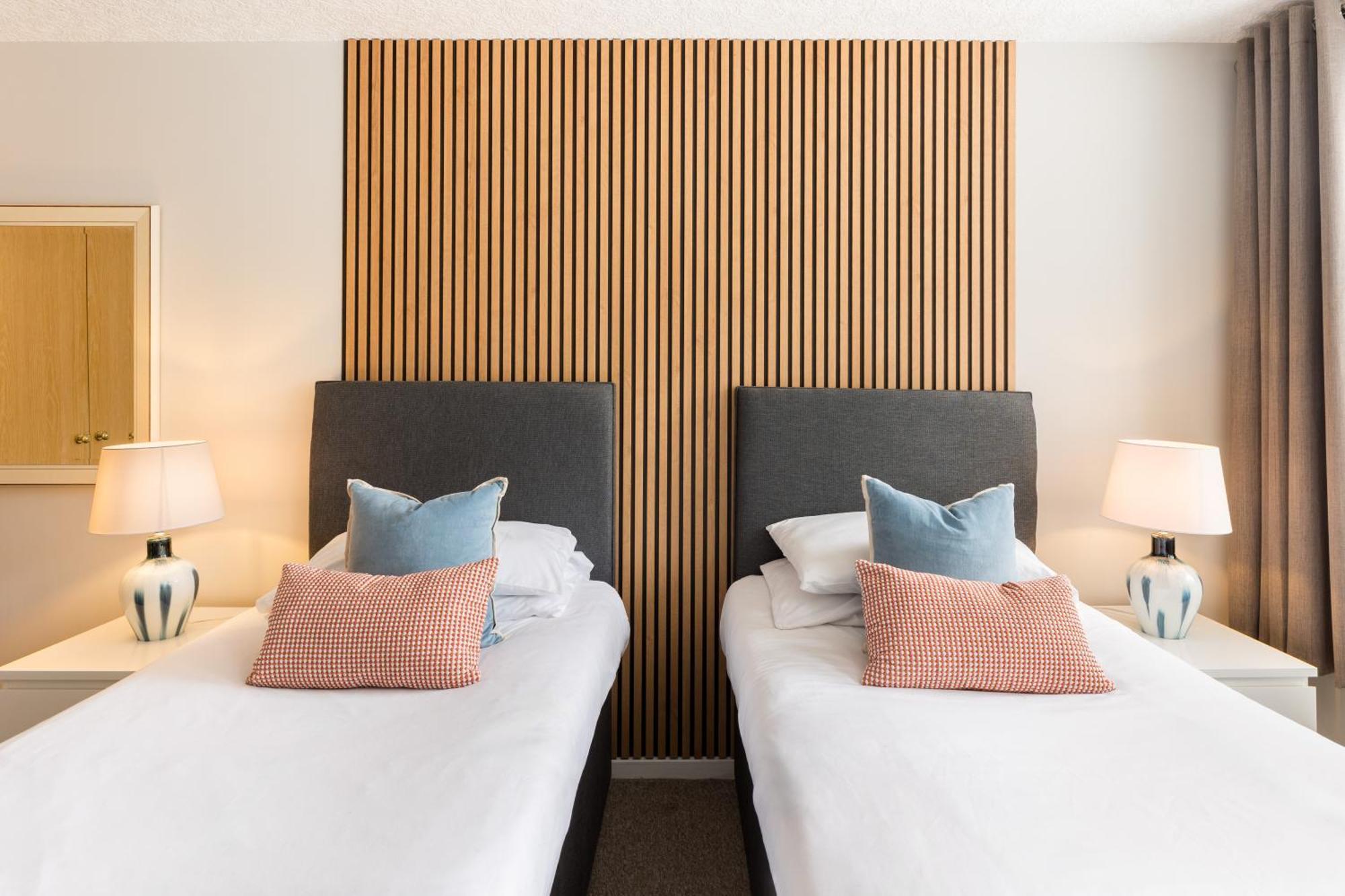 Modern 2-Bedroom Apartments With Free Parking In Royal Leamington Spa Exterior foto