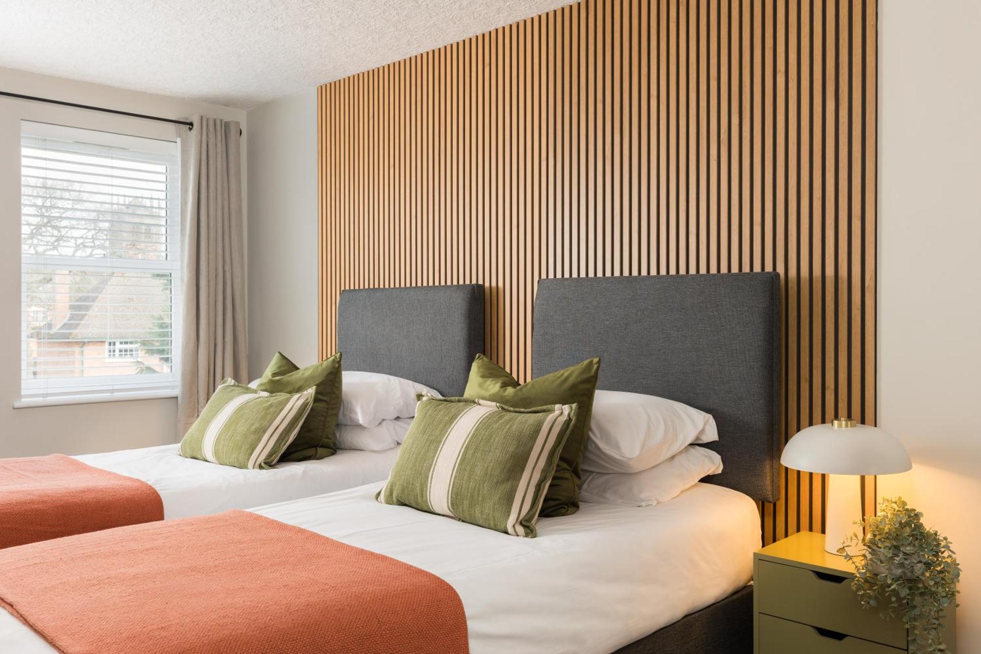 Modern 2-Bedroom Apartments With Free Parking In Royal Leamington Spa Exterior foto