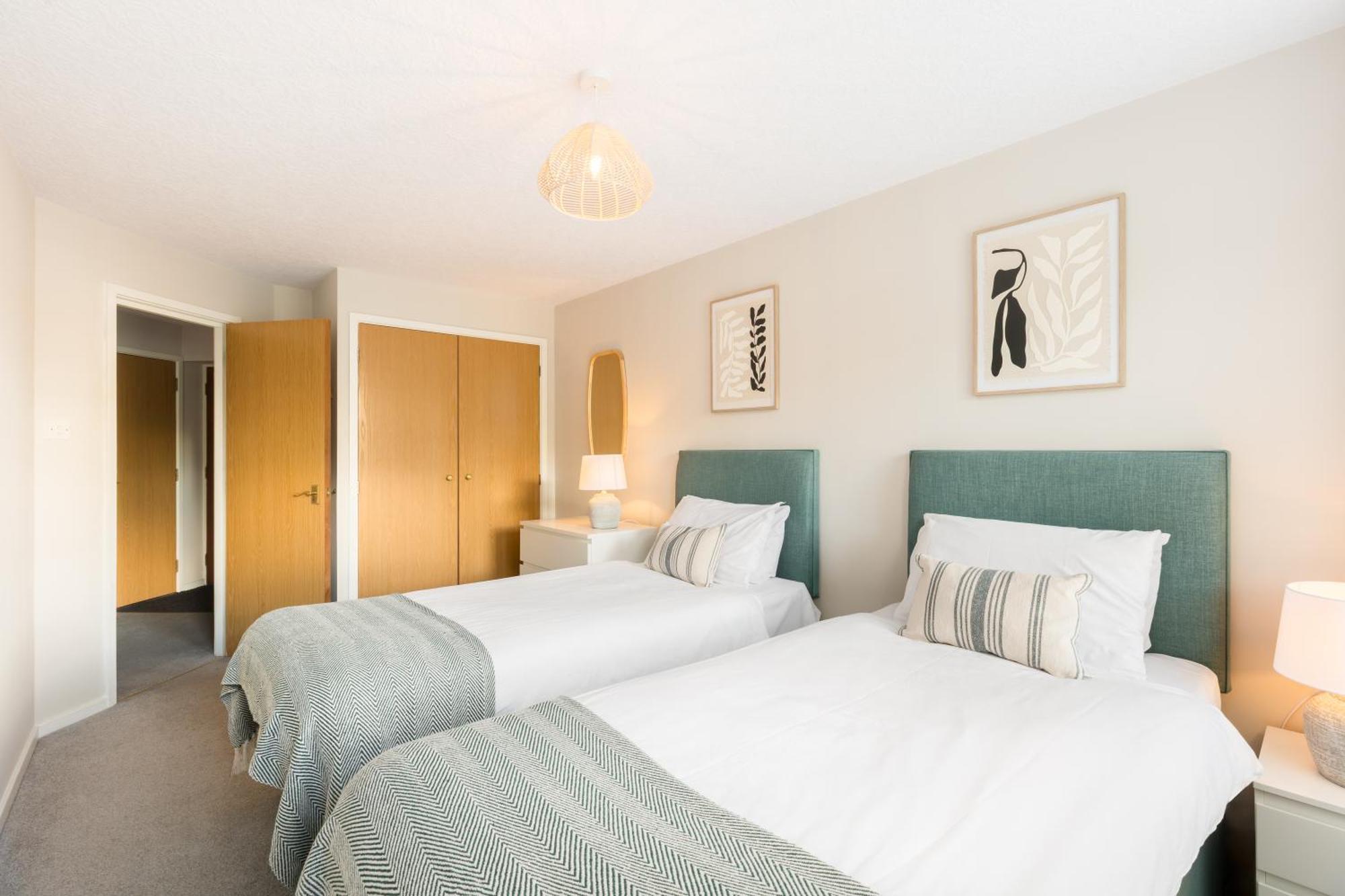 Modern 2-Bedroom Apartments With Free Parking In Royal Leamington Spa Exterior foto
