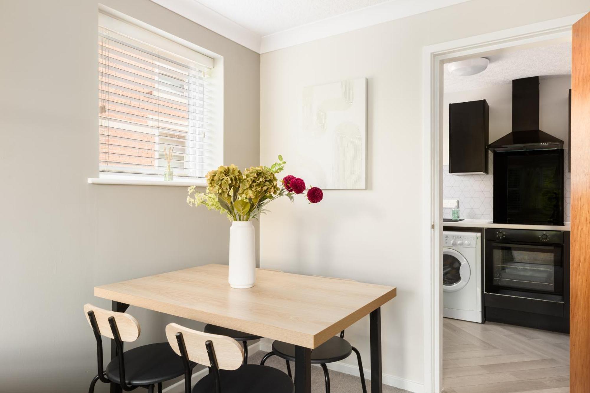 Modern 2-Bedroom Apartments With Free Parking In Royal Leamington Spa Exterior foto