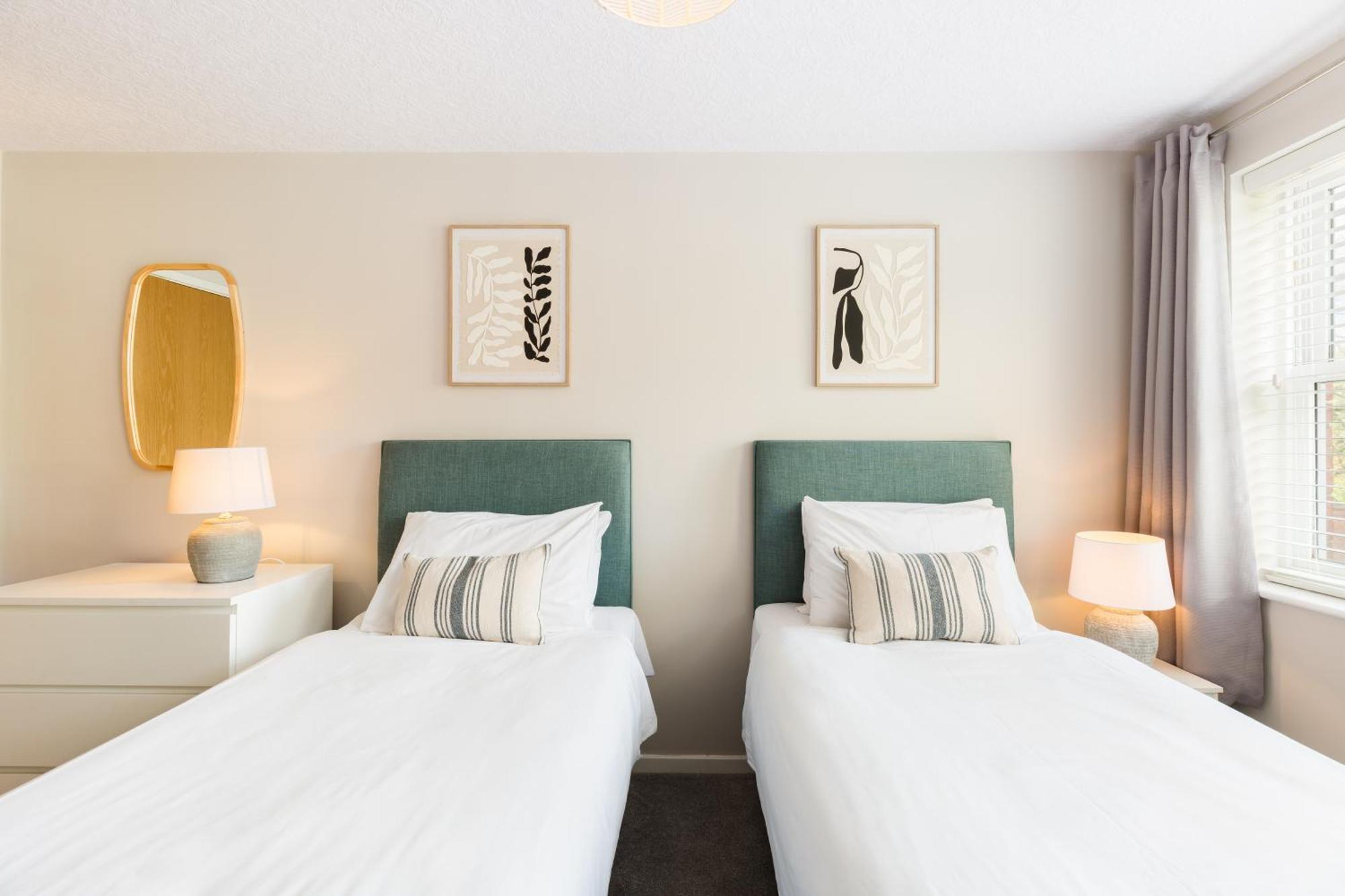 Modern 2-Bedroom Apartments With Free Parking In Royal Leamington Spa Exterior foto